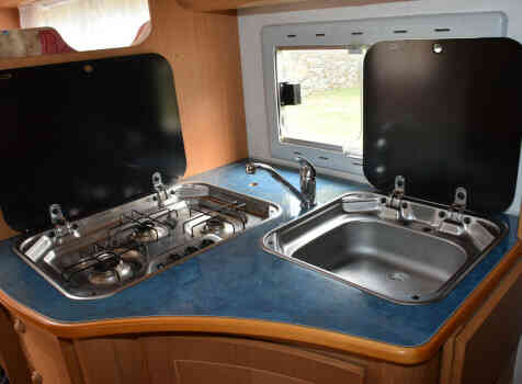 camping-car MOBILVETTA ICARO S10  intérieur  
